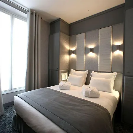 Отель L'adresse 3*