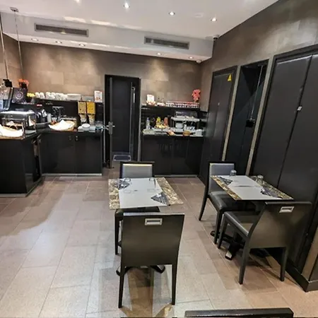 L'adresse Отель 3*