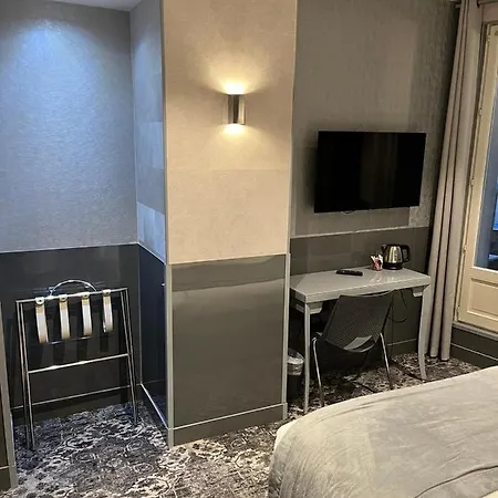 L'adresse Szálloda Párizs