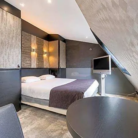 Hotel L'adresse 3*