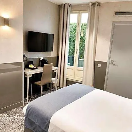 Hotel L'adresse 3*