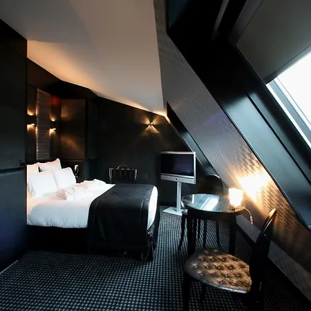 Hotel L'adresse 3*