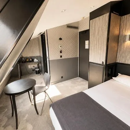 Hotel L'adresse 3*